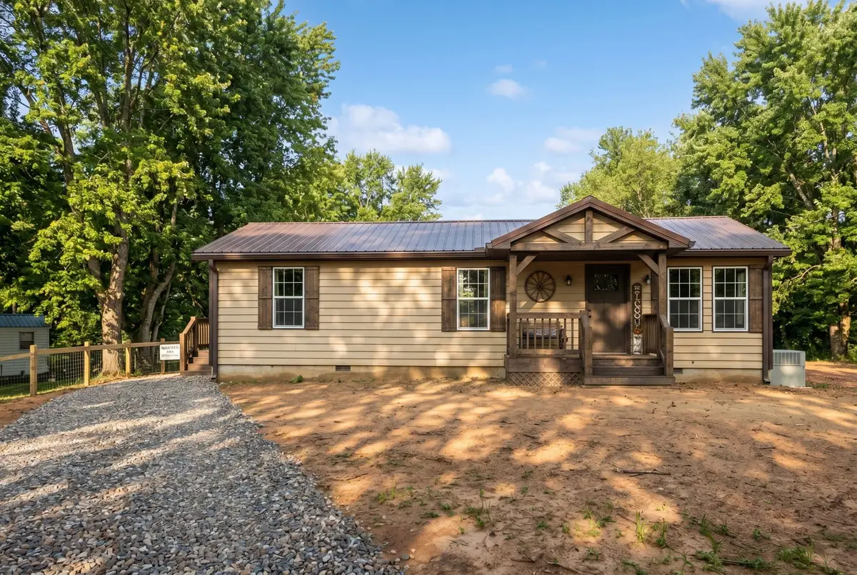 292 Harmony Rd, Gainesboro, TN 38562 - #1