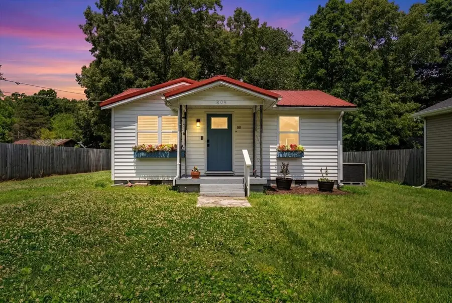 809 E Grizzard St, Tullahoma, TN 37388 - #3