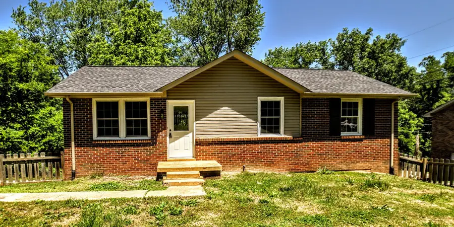 2051 Shelby Dr, Clarksville, TN 37043 - #2
