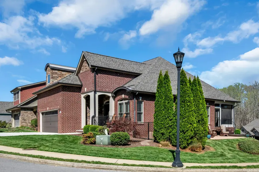 533 Summit View Cir, Clarksville, TN 37043 - #2