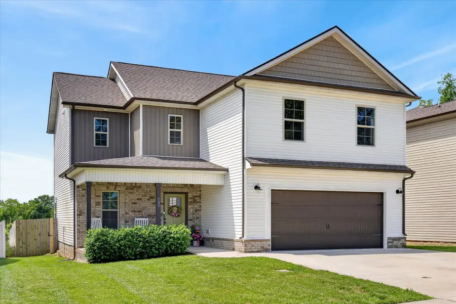 689 Elm St, Clarksville, TN 37040 - #3