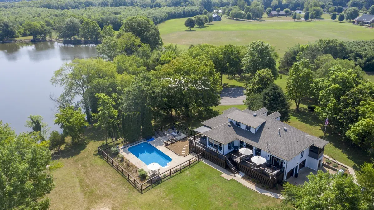 1014 Lakeview Cir, Ashland City, TN 37015 - #1
