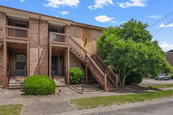 172 Brooke Castle Dr, Hermitage, TN 37076