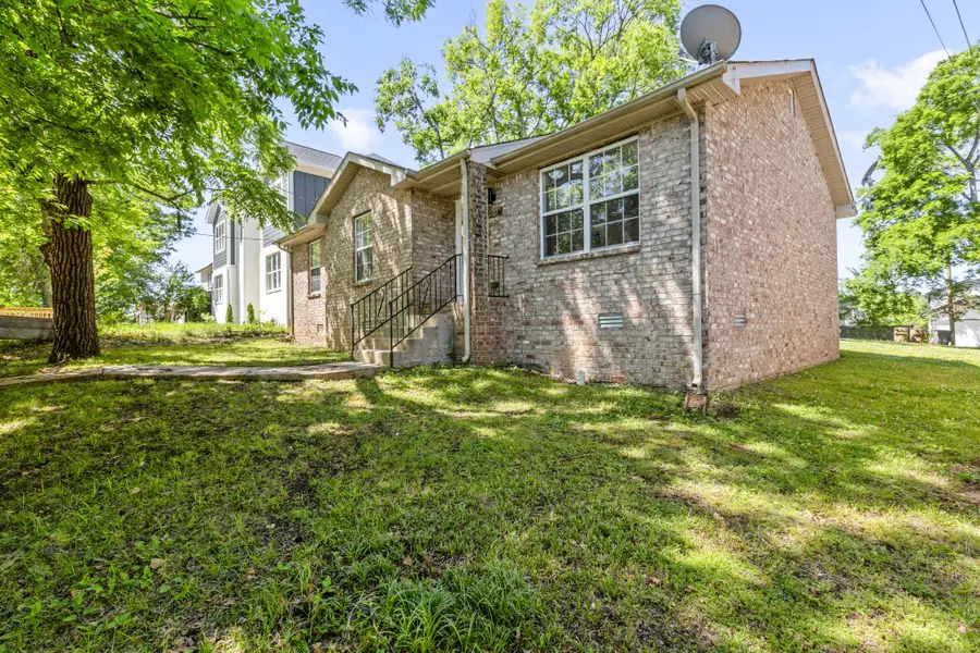 2111 14th Ave N, Nashville, TN 37208 - #3