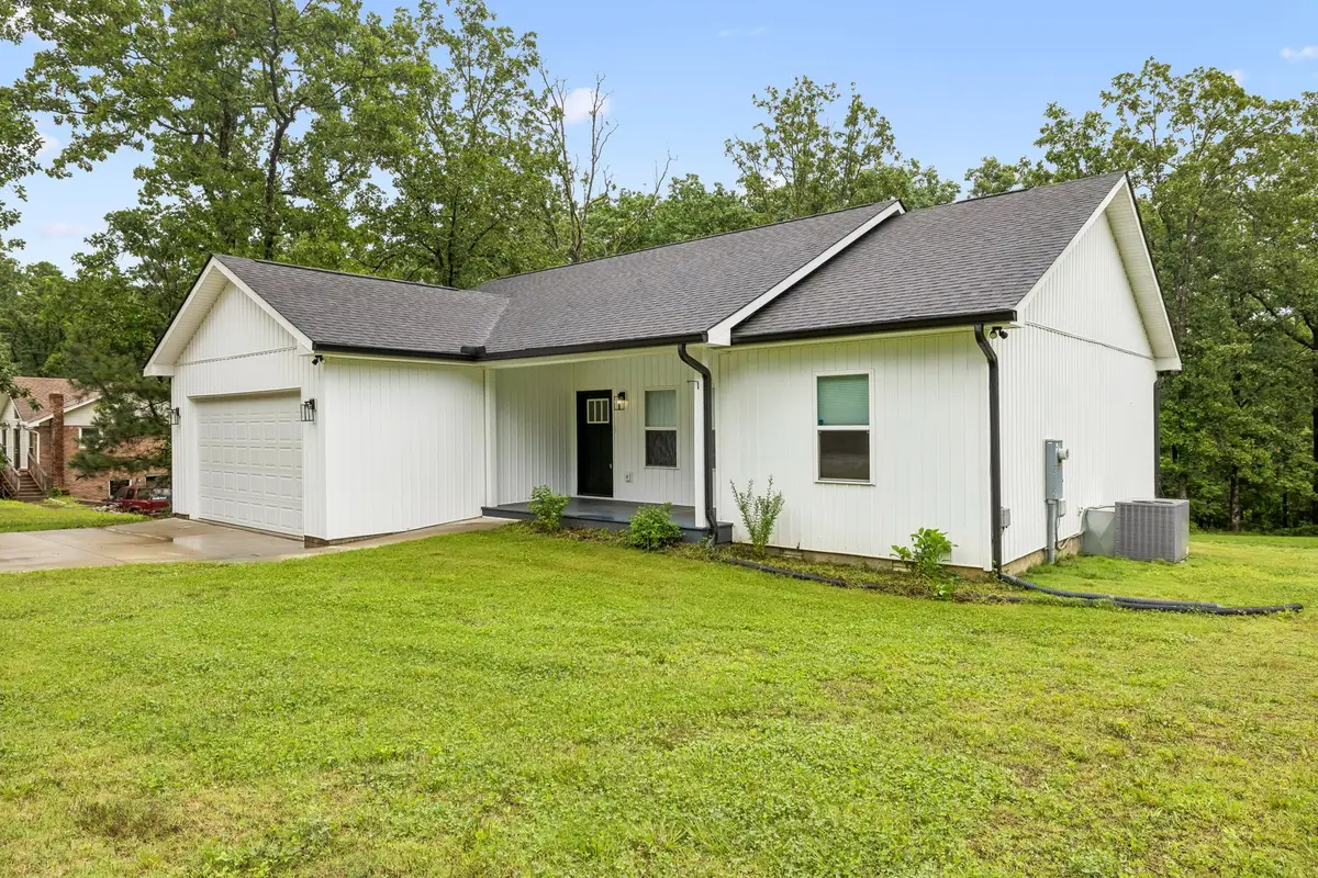 111 Friel Dr, Waverly, TN 37185 - #1