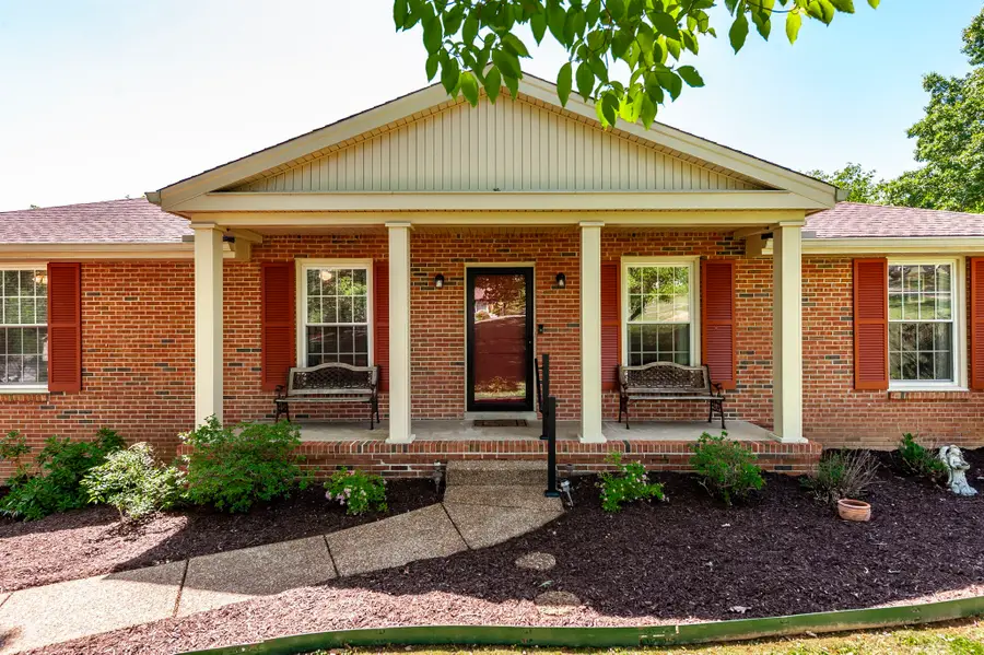 131 Honeysuckle Dr, Hendersonville, TN 37075 - #3