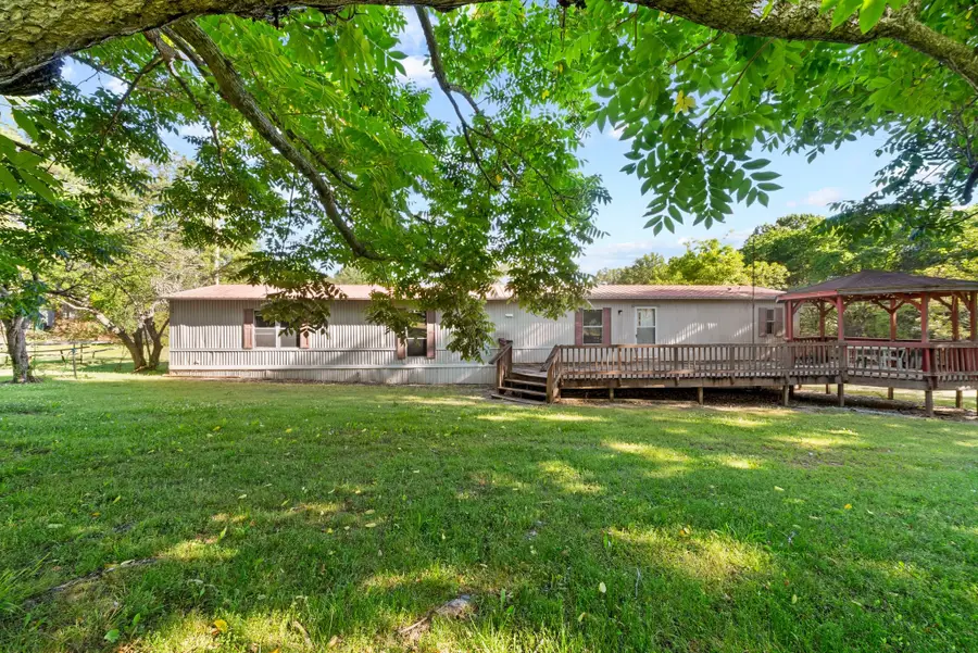 54 Frederick Pl, Linden, TN 37096 - #3