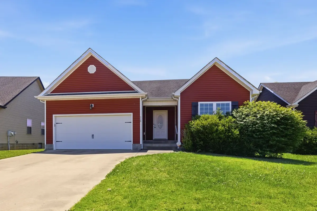 520 Falkland Cir, Clarksville, TN 37042 - #1