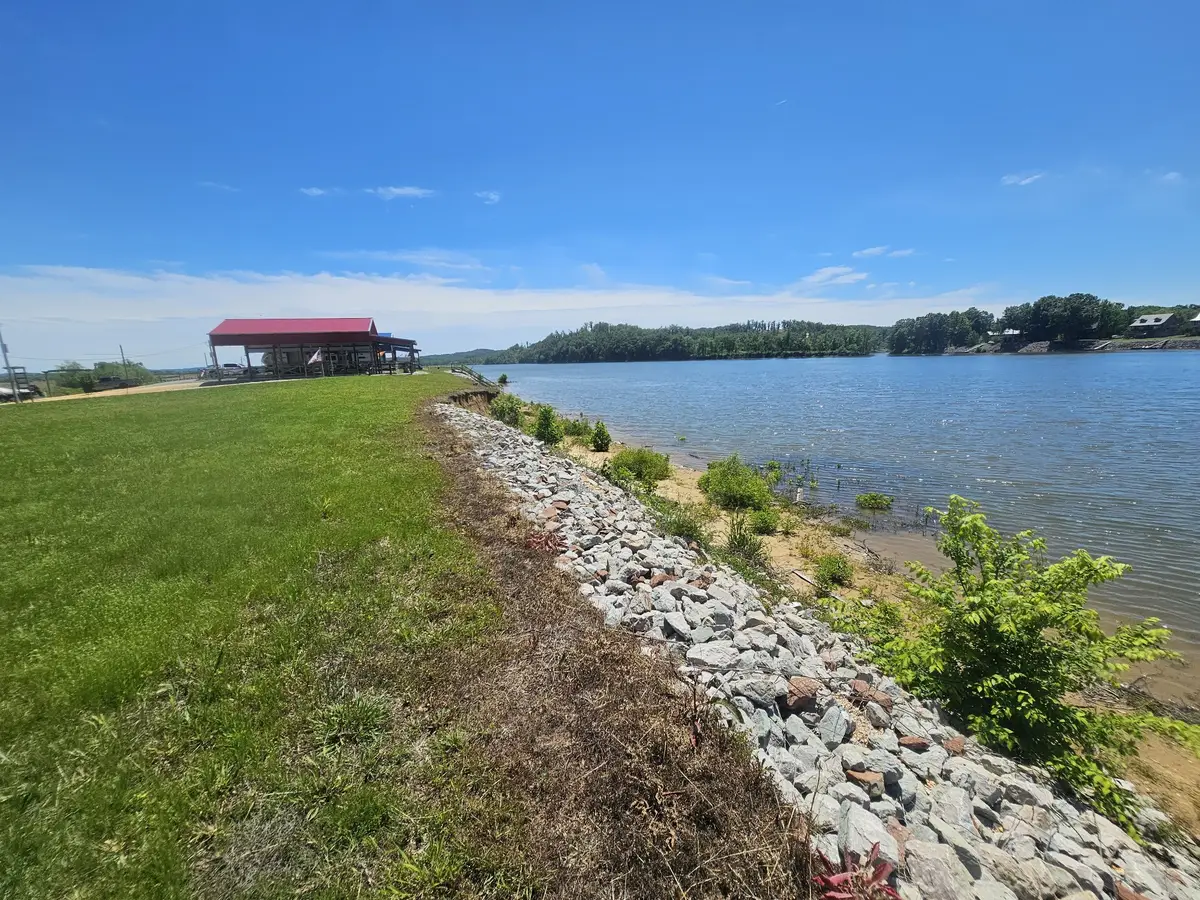 1695 Hardin Bottom River Rd, Clifton, TN 38425 - #1