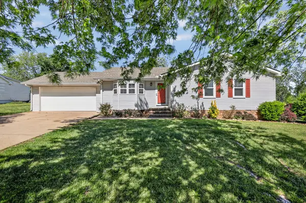 630 Edgefield Dr, Hohenwald, TN 38462