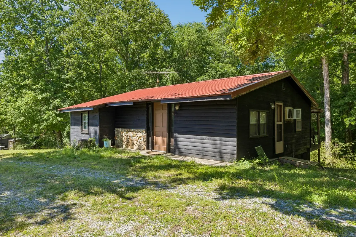 710 Shine Ln, Cadiz, KY 42211 - #1