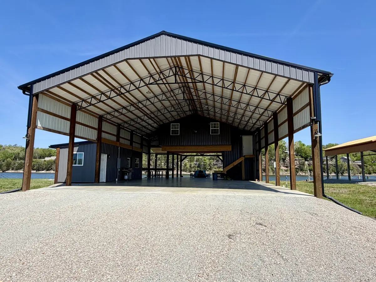 188 S River Front Dr, Clifton, TN 38425 - #1
