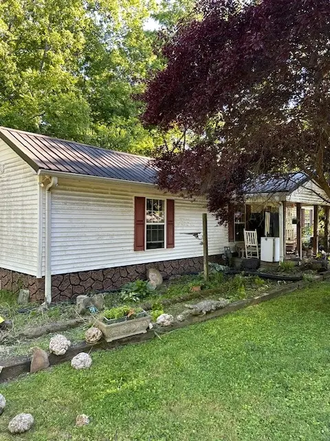 698 Clearview Rd, Cottontown, TN 37048 - #1