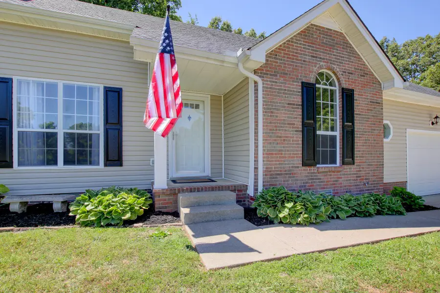 704 Laurelwood Ct, Clarksville, TN 37043 - #2