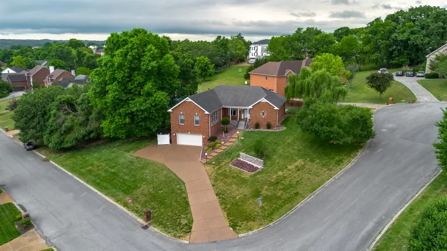1143 Kimberly Dr, Goodlettsville, TN 37072 - #2