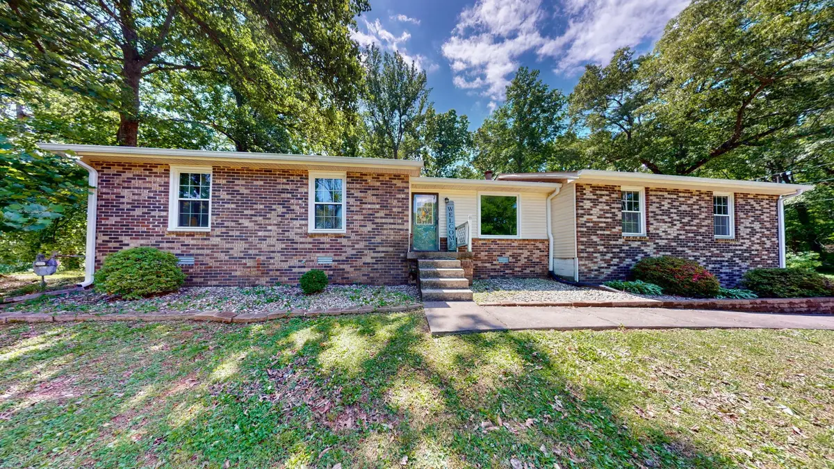 268 Raymond Hodges Rd, Cottontown, TN 37048 - #1