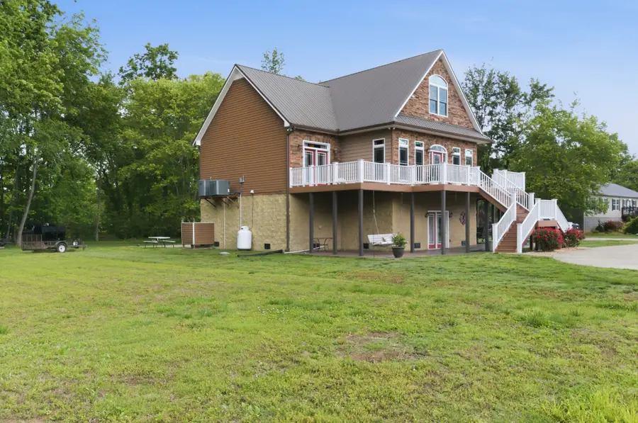 1024 Cumberland Dr, Chapmansboro, TN 37035 - #3