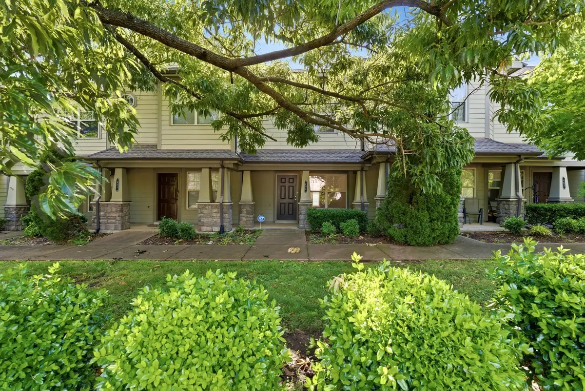 105 4th Ave #404, Murfreesboro, TN 37130 - #1