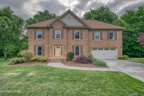 8901 Straw Flower Drive, Knoxville, TN 37922