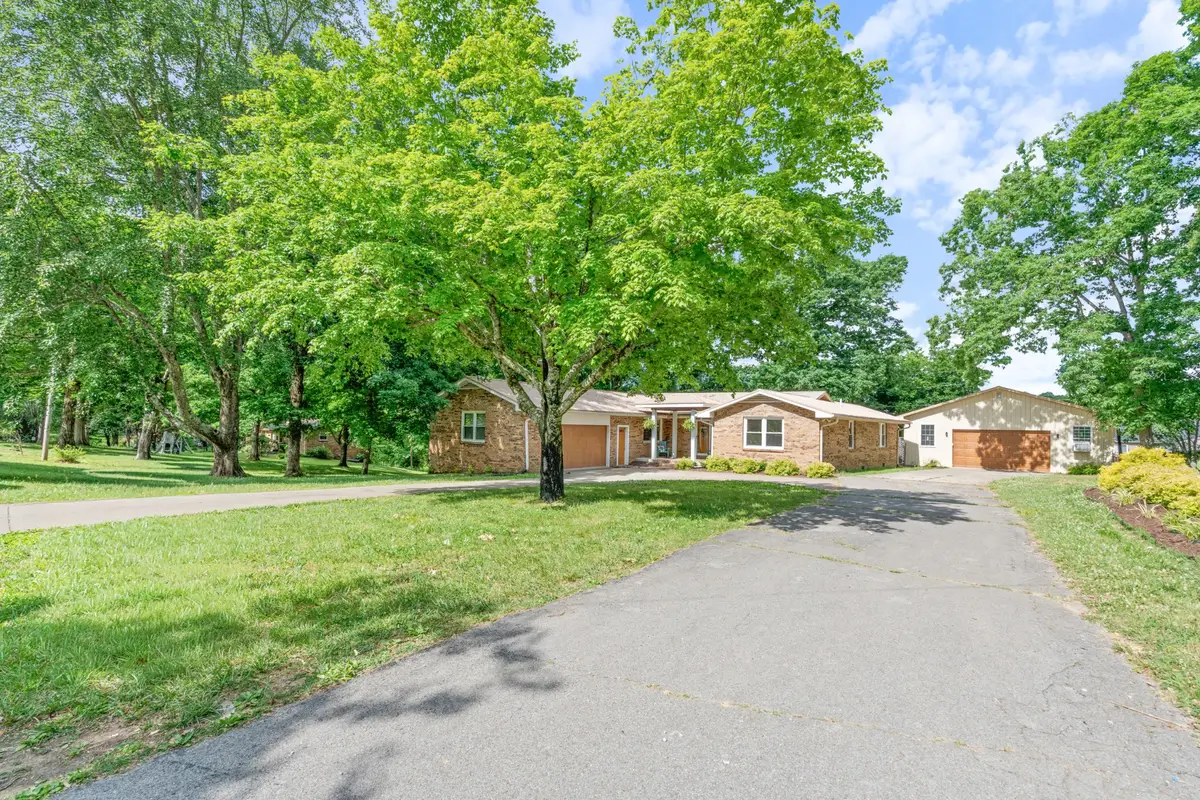 104 Southwood Dr, Dickson, TN 37055 - #1