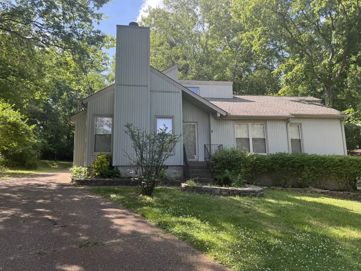 536 New Castle Ln, Hermitage, TN 37076 - #1