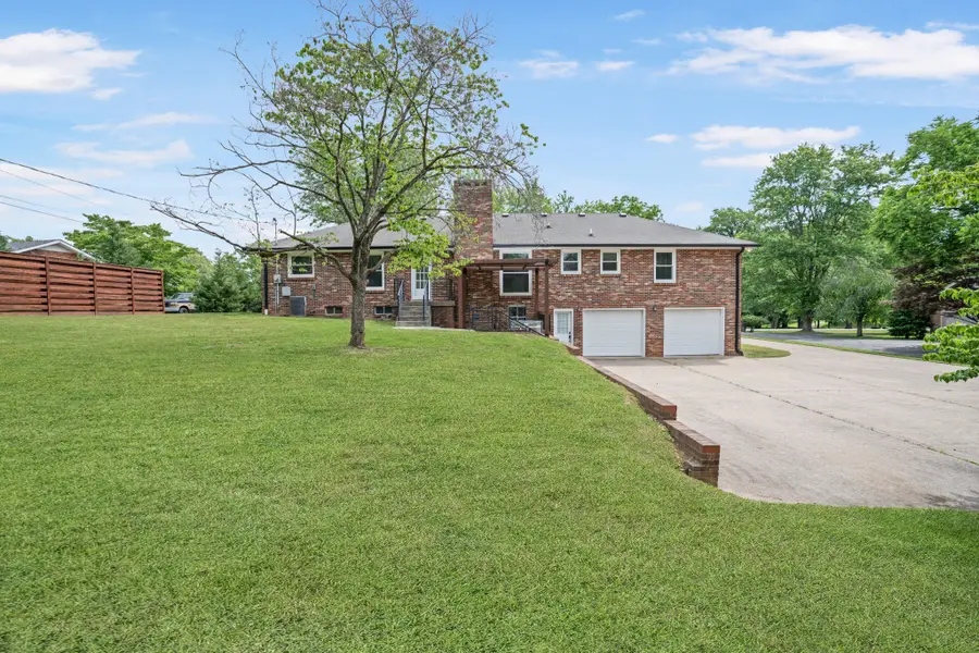 202 Chip N Dale Dr, Clarksville, TN 37043 - #2