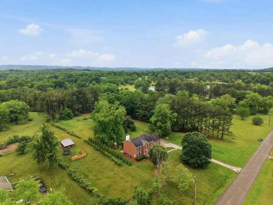 1009 Valley Forge Dr, Arrington, TN 37014 - #2