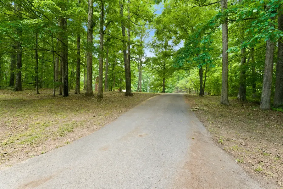 957 Ford Rd, White Bluff, TN 37187 - #2