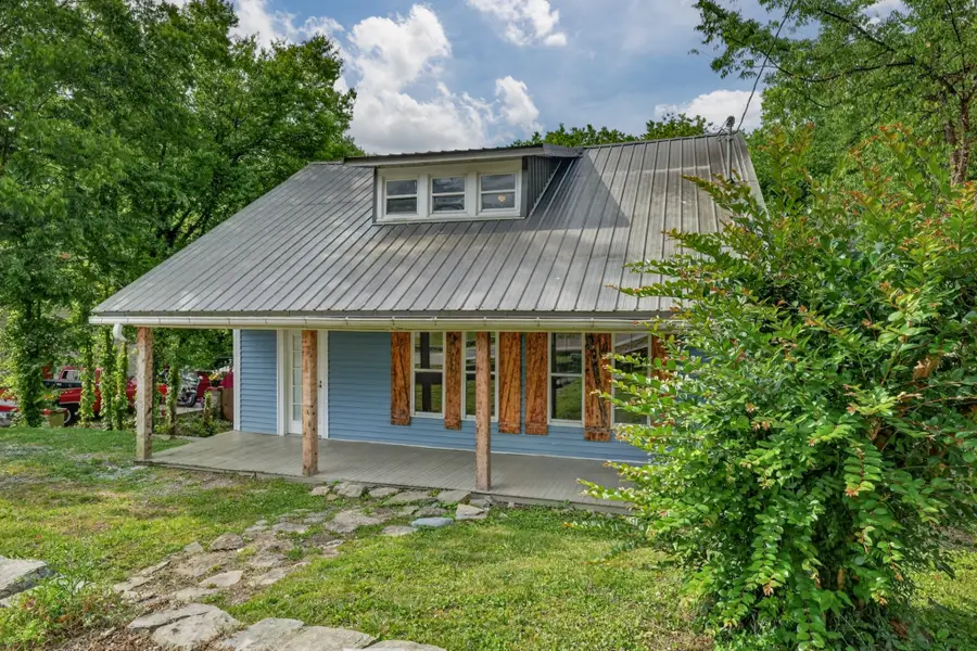 408 Washington St W, Fayetteville, TN 37334 - #3
