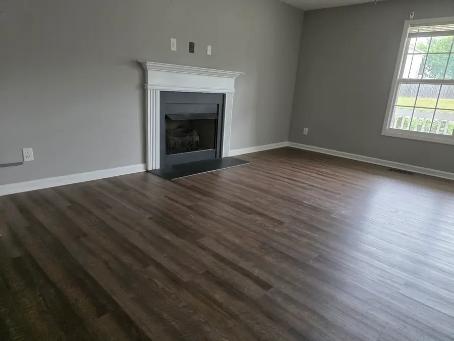 3499 Oak Creek Dr, Clarksville, TN 37040 - #3