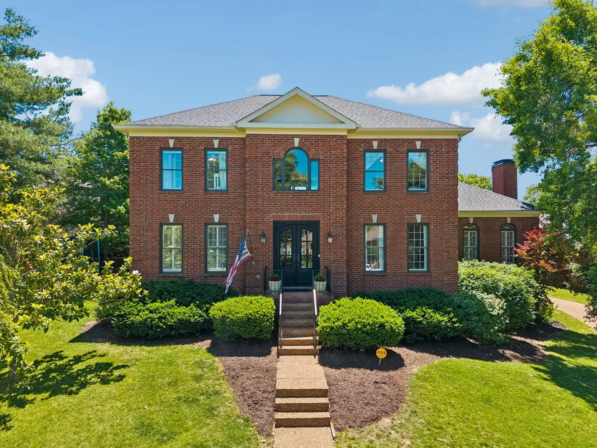 911 Riverbend Rd, Nashville, TN 37221 - #1