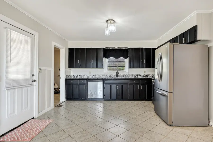 111 Roosevelt Rd, McMinnville, TN 37110 - #3