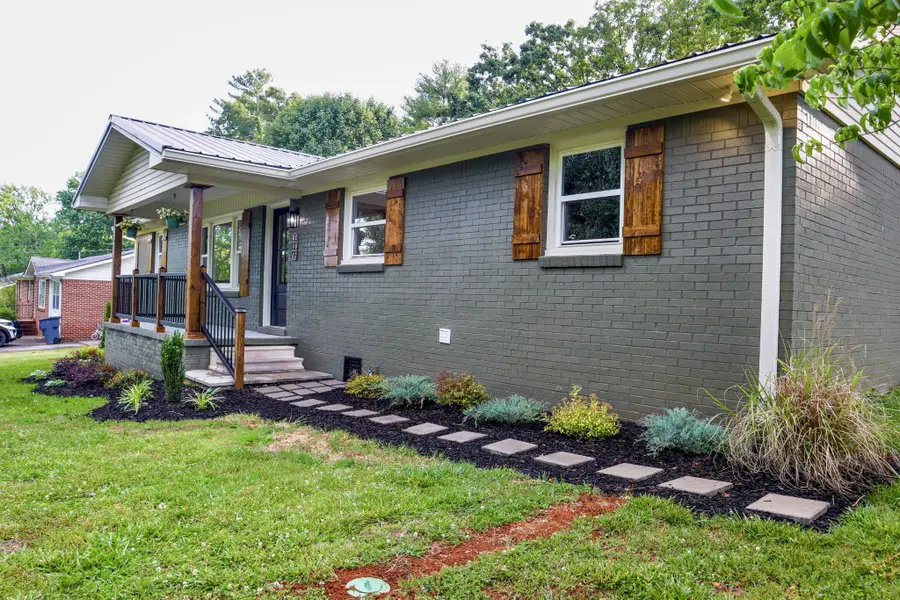 309 Moss Dr, McMinnville, TN 37110 - #2