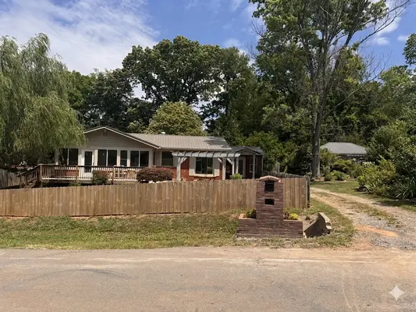 28 Hayes St, Clarksville, TN 37040