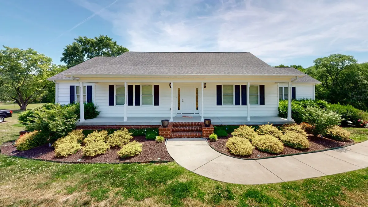 1909 Pointe Barton Dr, Lebanon, TN 37087 - #1