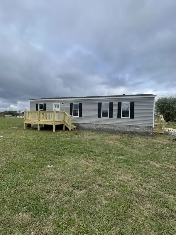 10 Mcnabb Lane, Lafayette, TN 37083