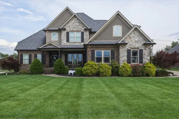 82 Pikes Peak Way, Bowling Green, KY 42104
