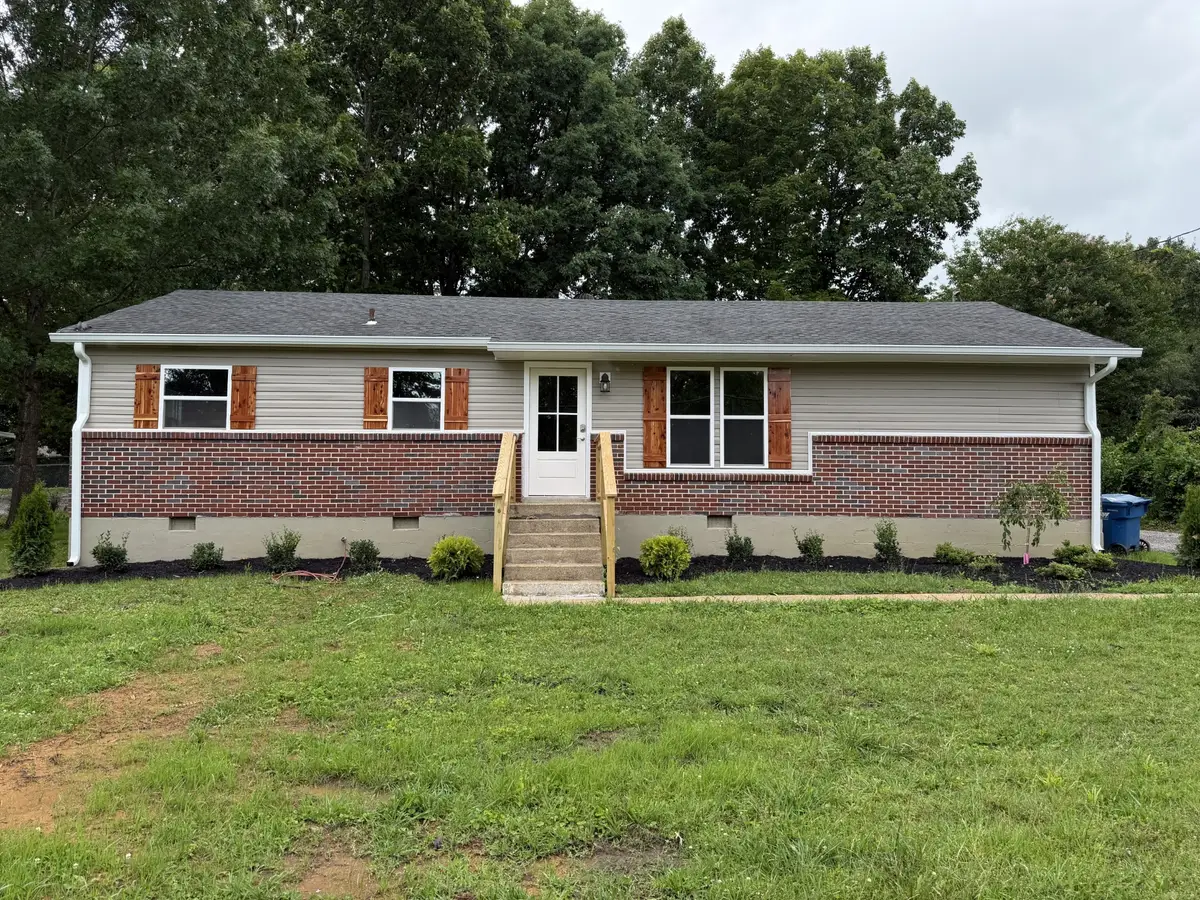 666 Jackson Ave, Lewisburg, TN 37091 - #1
