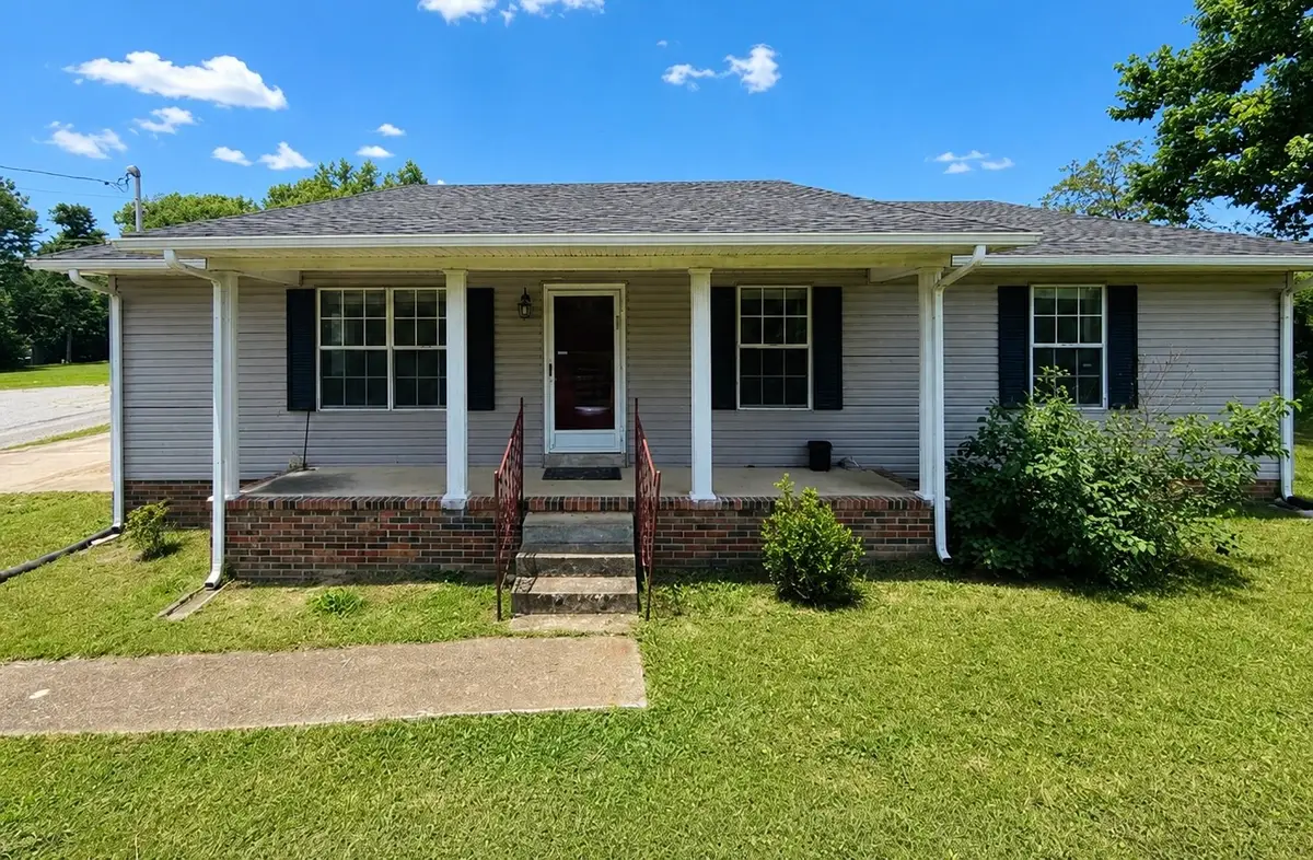 499 Belew Dr, Lawrenceburg, TN 38464 - #1