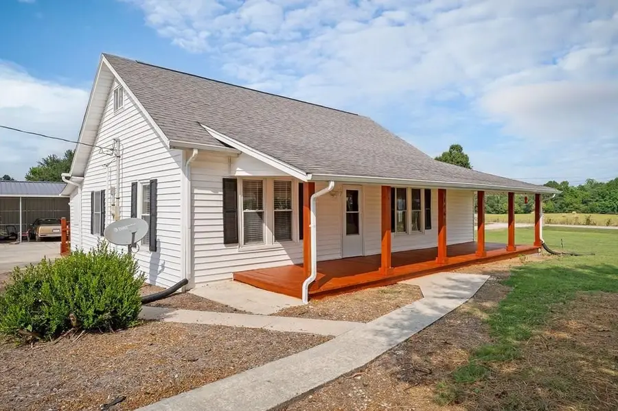 1462 Franks Ferry Rd, Sparta, TN 38583 - #2