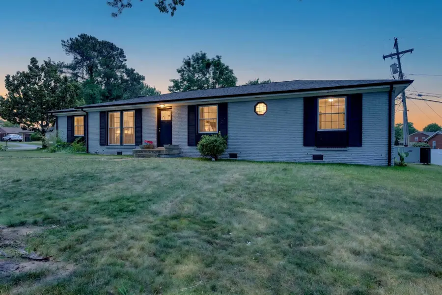 230 Alfred Dr, Clarksville, TN 37043 - #3