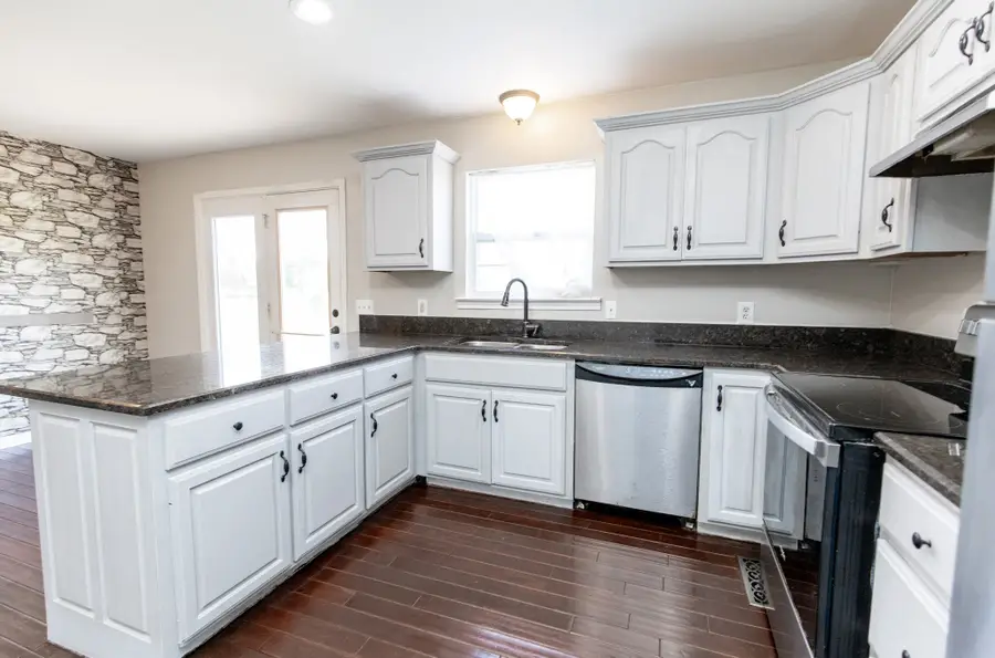 443 Clearview Rd, Cottontown, TN 37048 - #2
