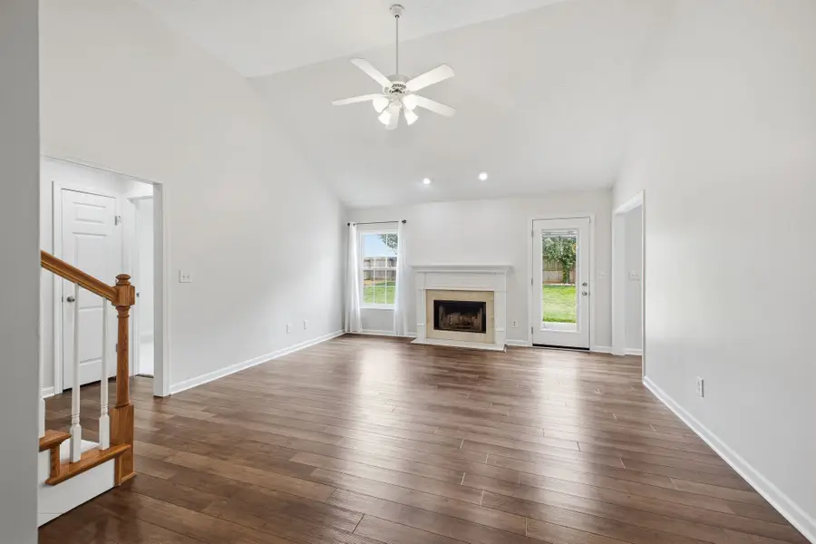 1006 Chapmans Crossing Dr, Spring Hill, TN 37174 - #3