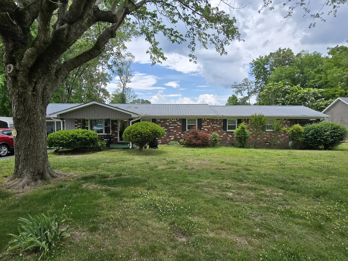 203 Cherry Ln, McMinnville, TN 37110 - #1