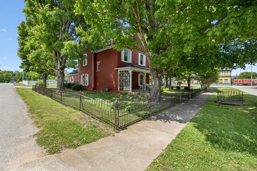 103 Cowan St W, Cowan, TN 37318 - #2