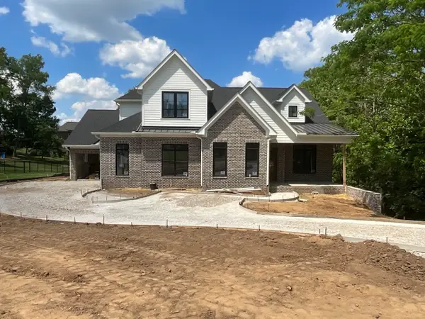 8233 Glover Dr, Brentwood, TN 37027