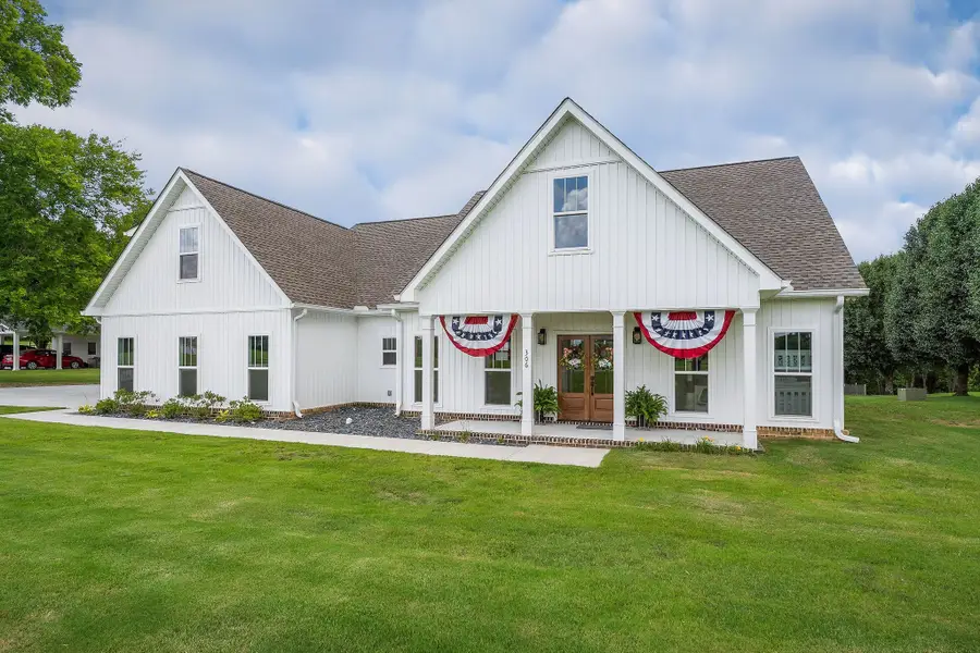 306 Old Shelbyville Rd, McMinnville, TN 37110 - #2