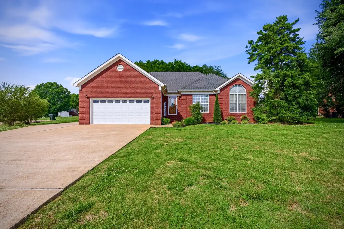 1130 Austin Cir, Lawrenceburg, TN 38464 - #1
