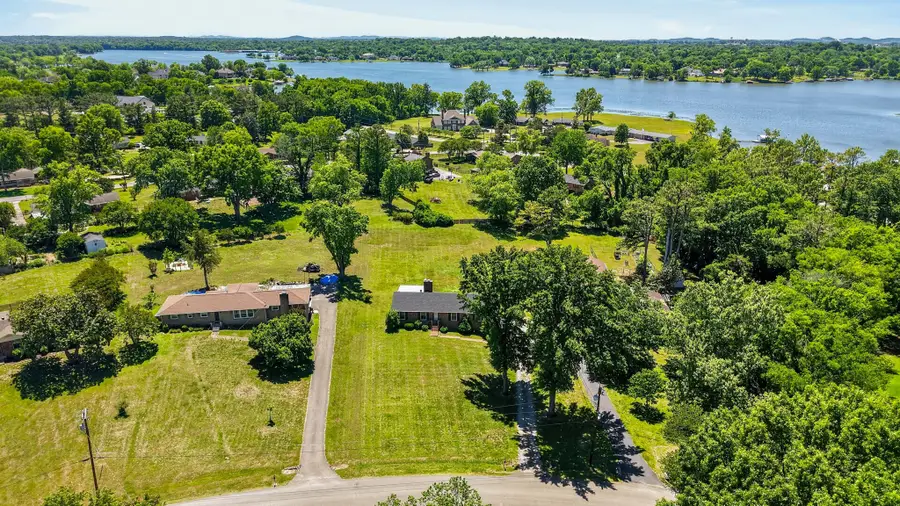 259 Island Dr, Hendersonville, TN 37075 - #2