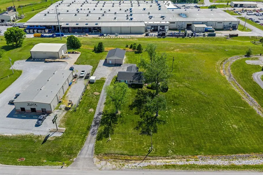 2671 Pembroke Rd, Hopkinsville, KY 42240 - #2